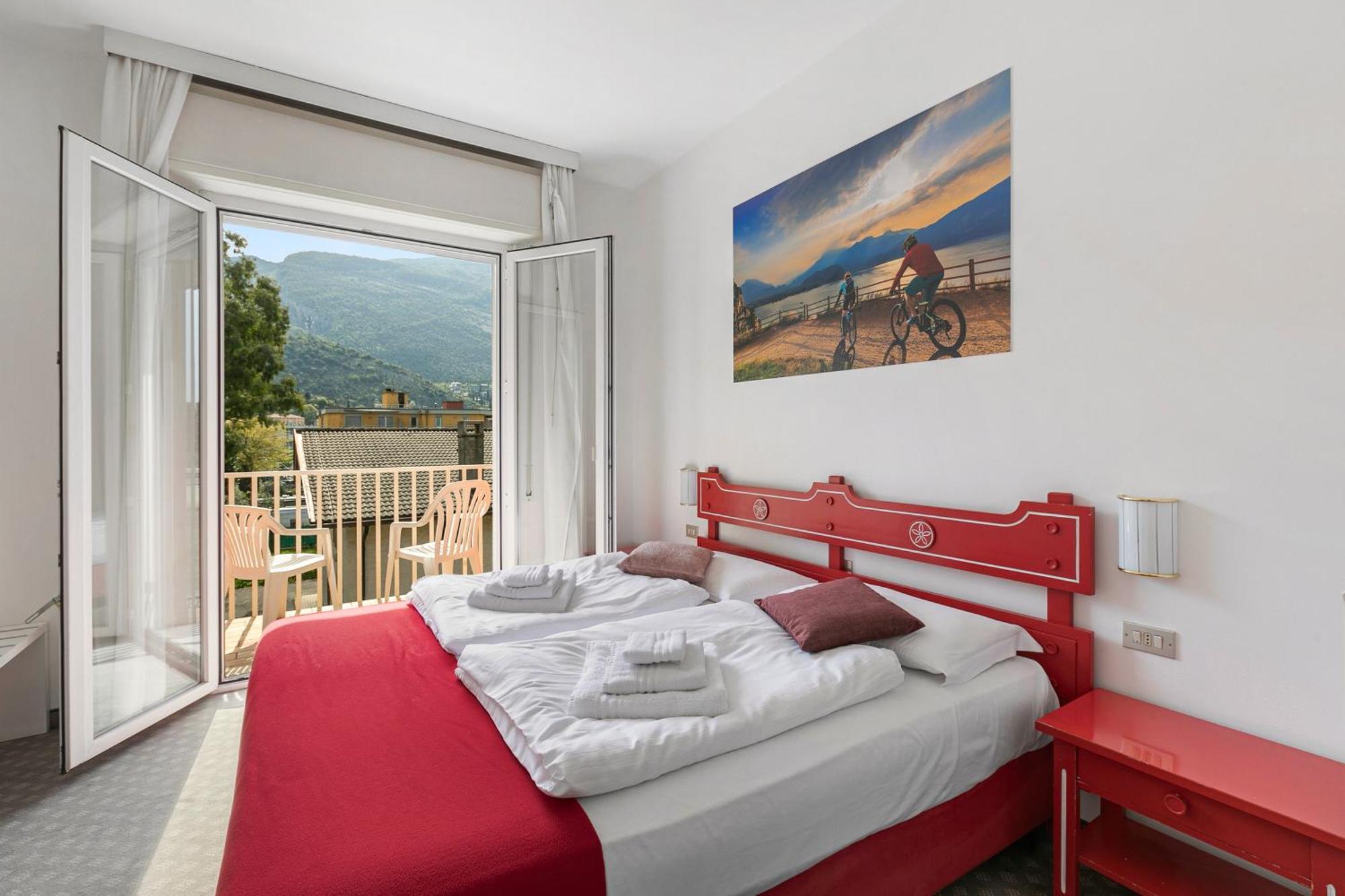 Bike & Wind Hotel Villa Maria Torbole Sul Garda Luaran gambar
