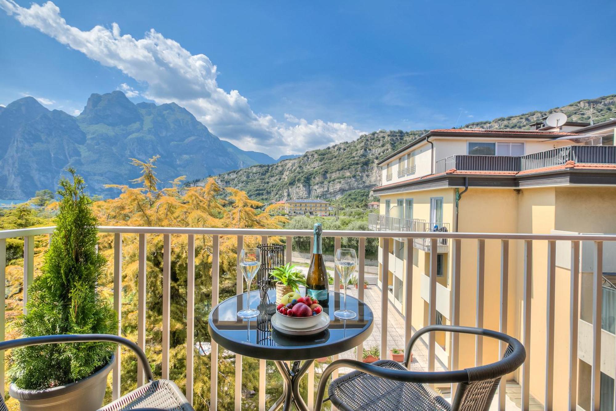 Bike & Wind Hotel Villa Maria Torbole Sul Garda Luaran gambar