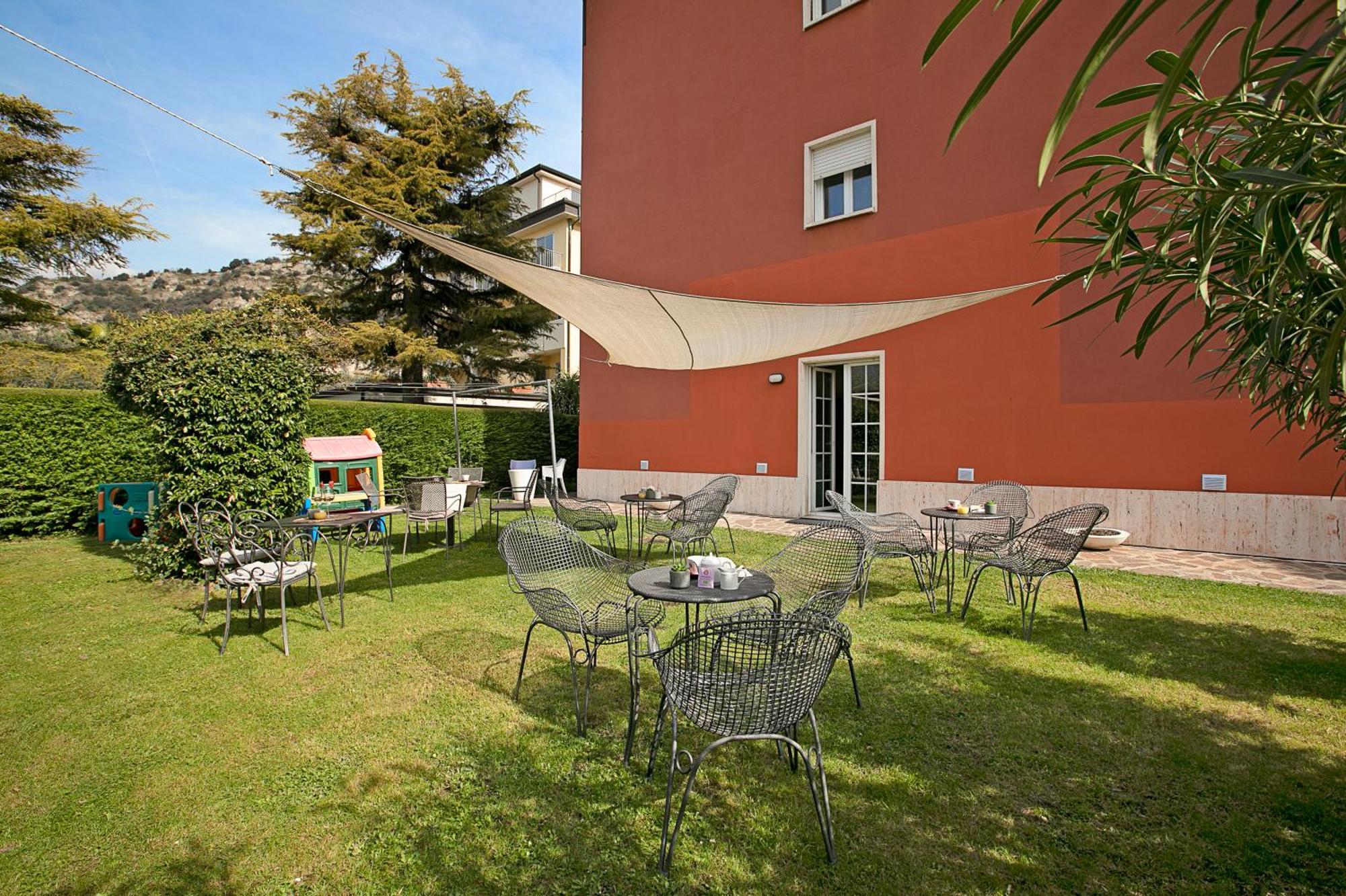 Bike & Wind Hotel Villa Maria Torbole Sul Garda Luaran gambar