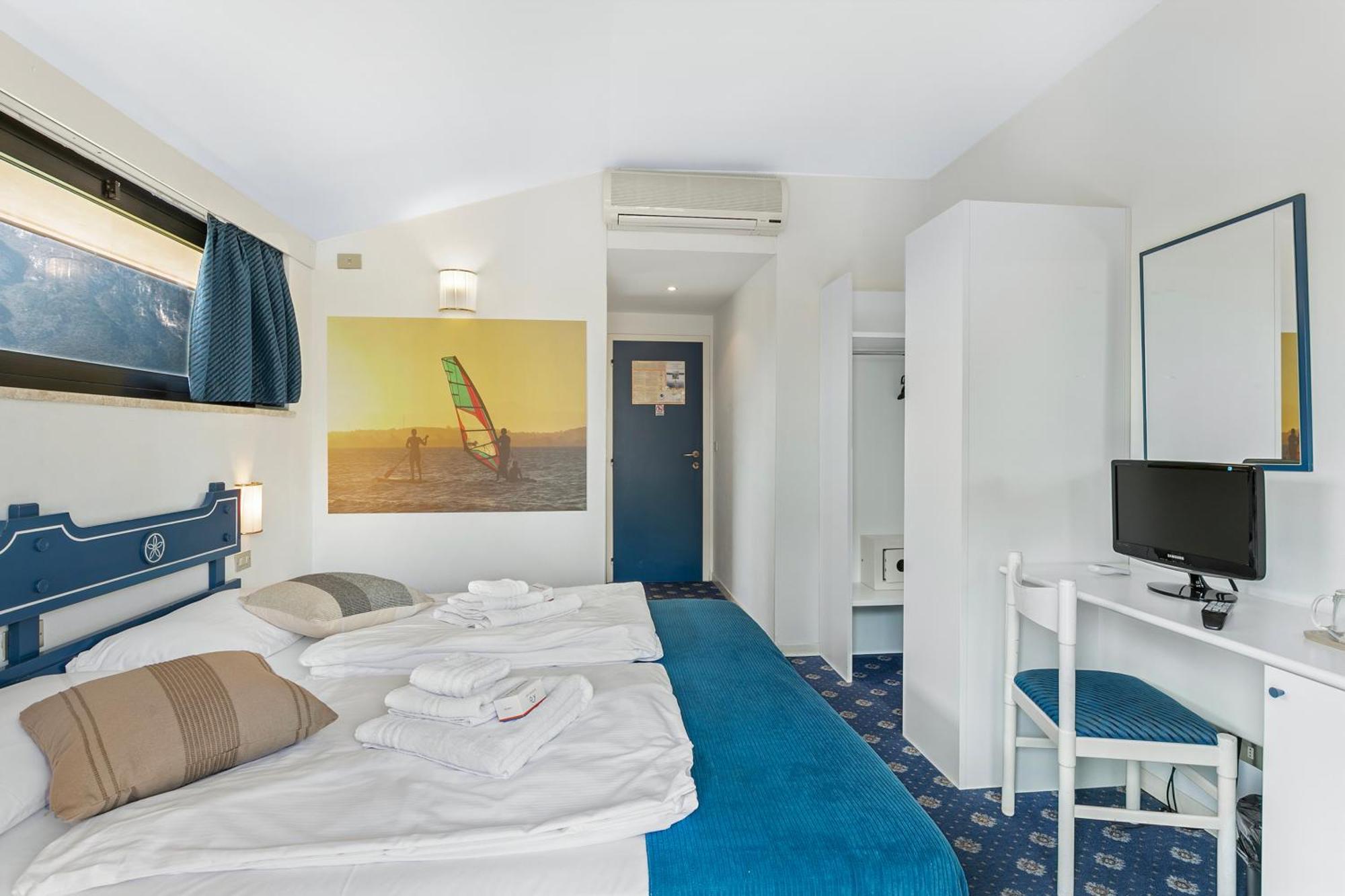 Bike & Wind Hotel Villa Maria Torbole Sul Garda Luaran gambar