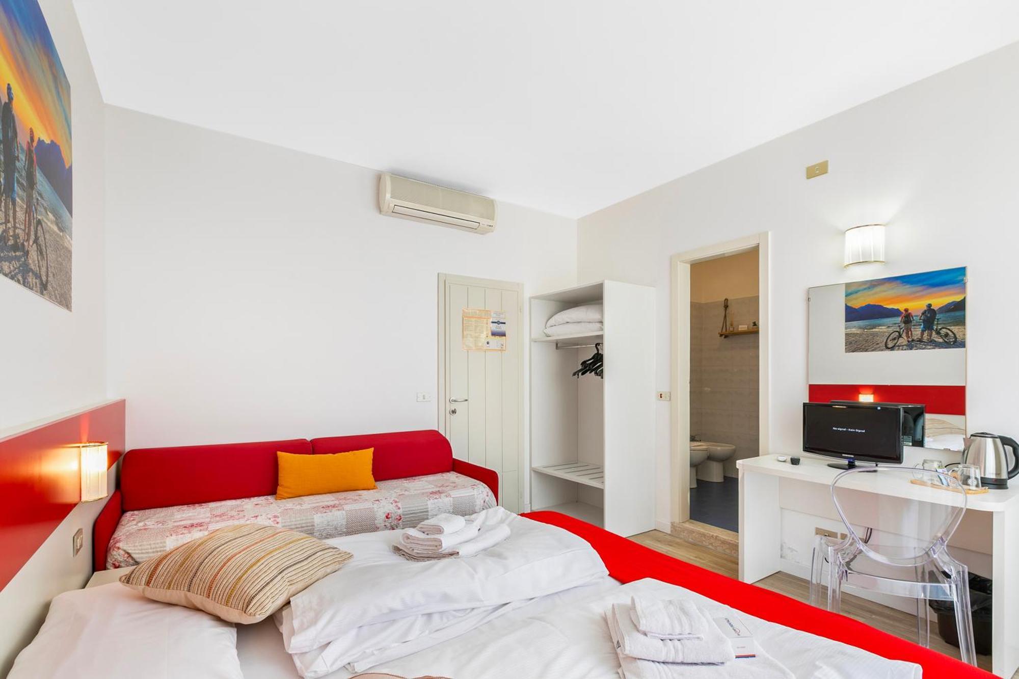 Bike & Wind Hotel Villa Maria Torbole Sul Garda Luaran gambar
