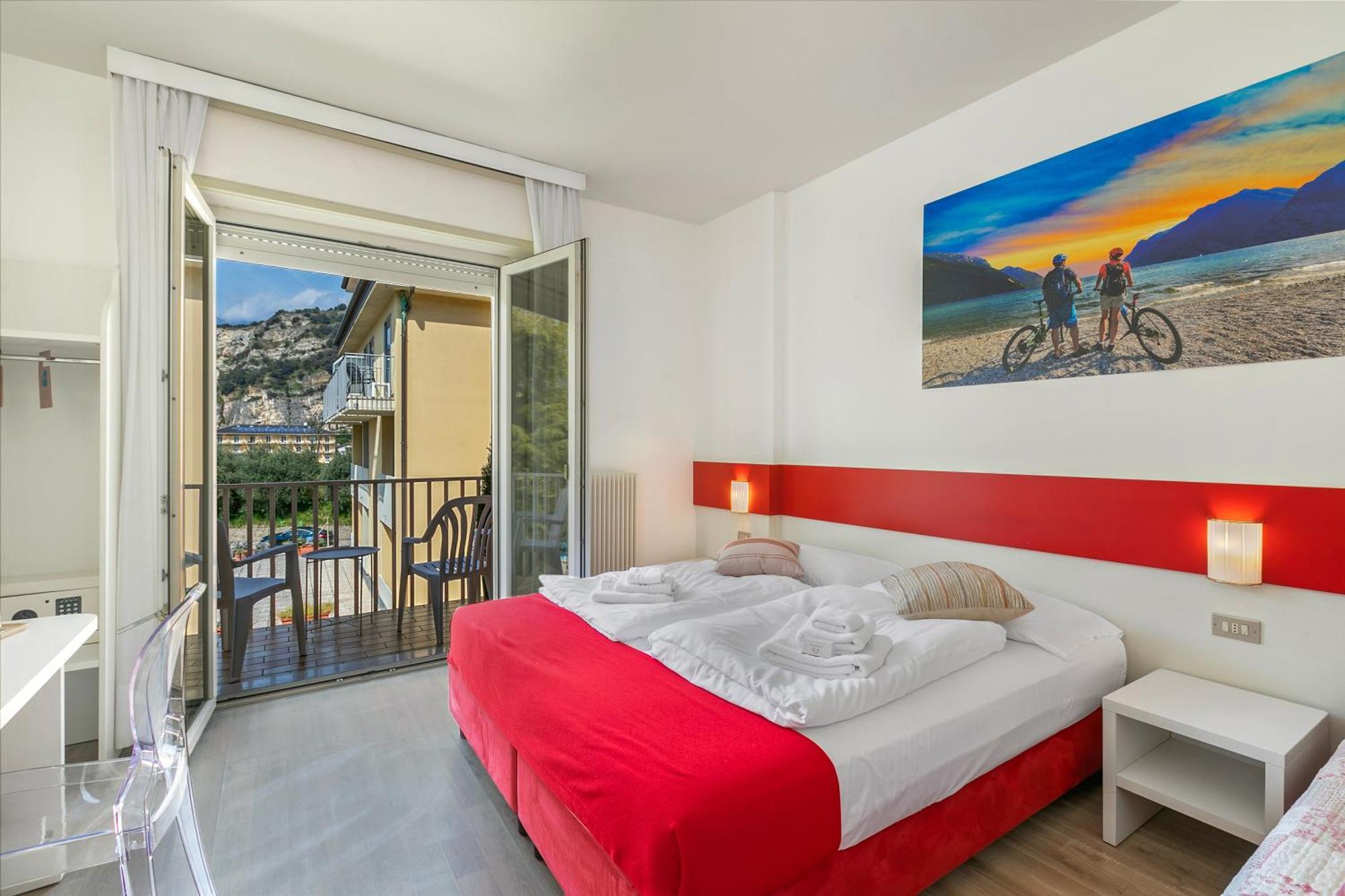 Bike & Wind Hotel Villa Maria Torbole Sul Garda Luaran gambar
