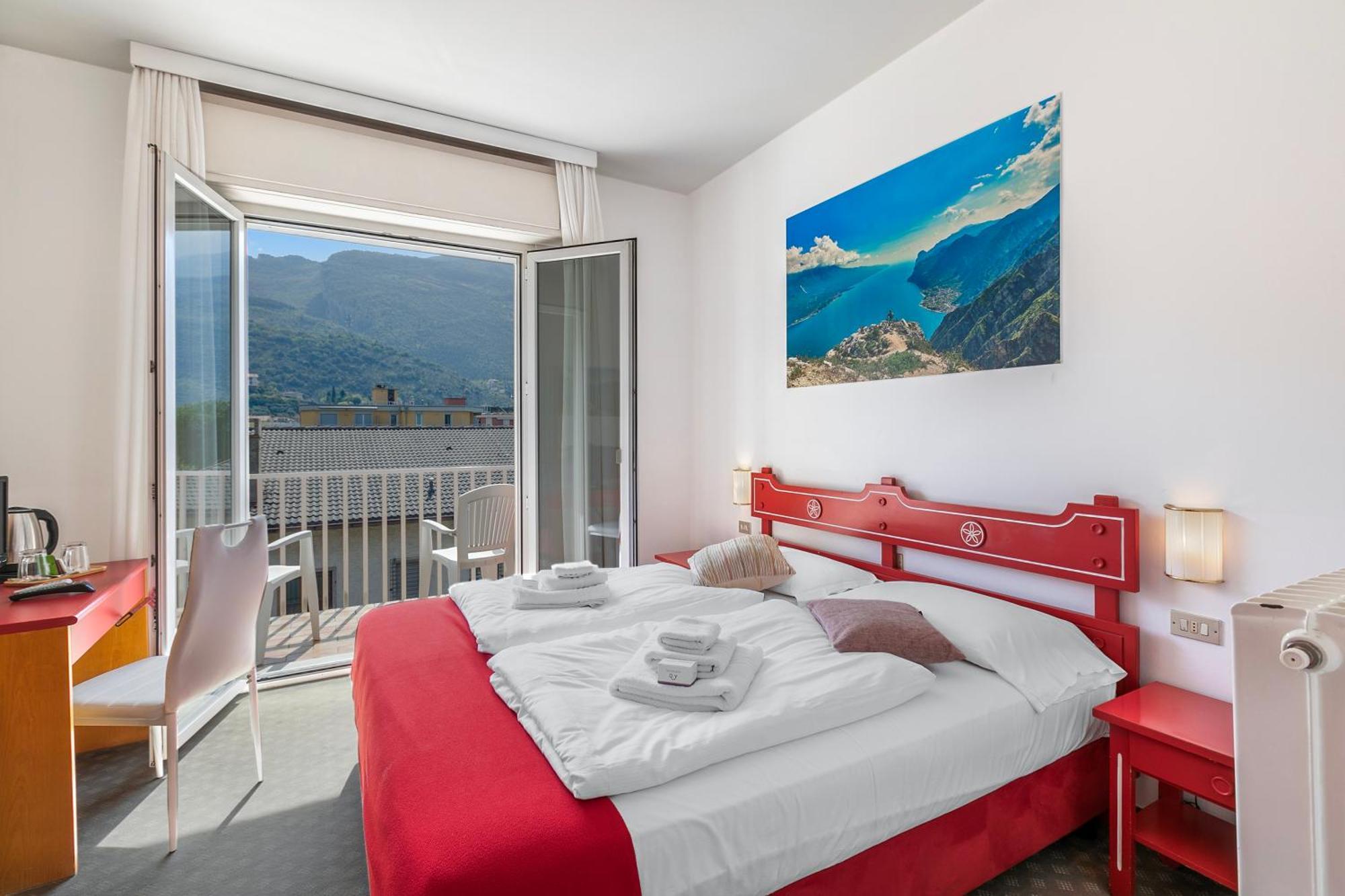 Bike & Wind Hotel Villa Maria Torbole Sul Garda Luaran gambar