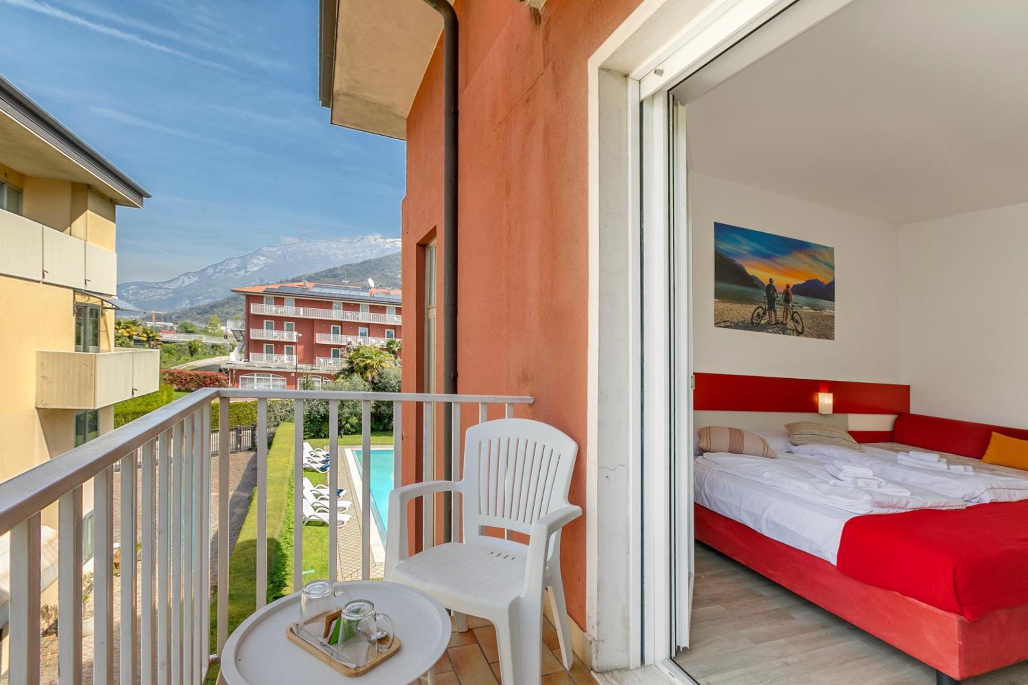 Bike & Wind Hotel Villa Maria Torbole Sul Garda Luaran gambar