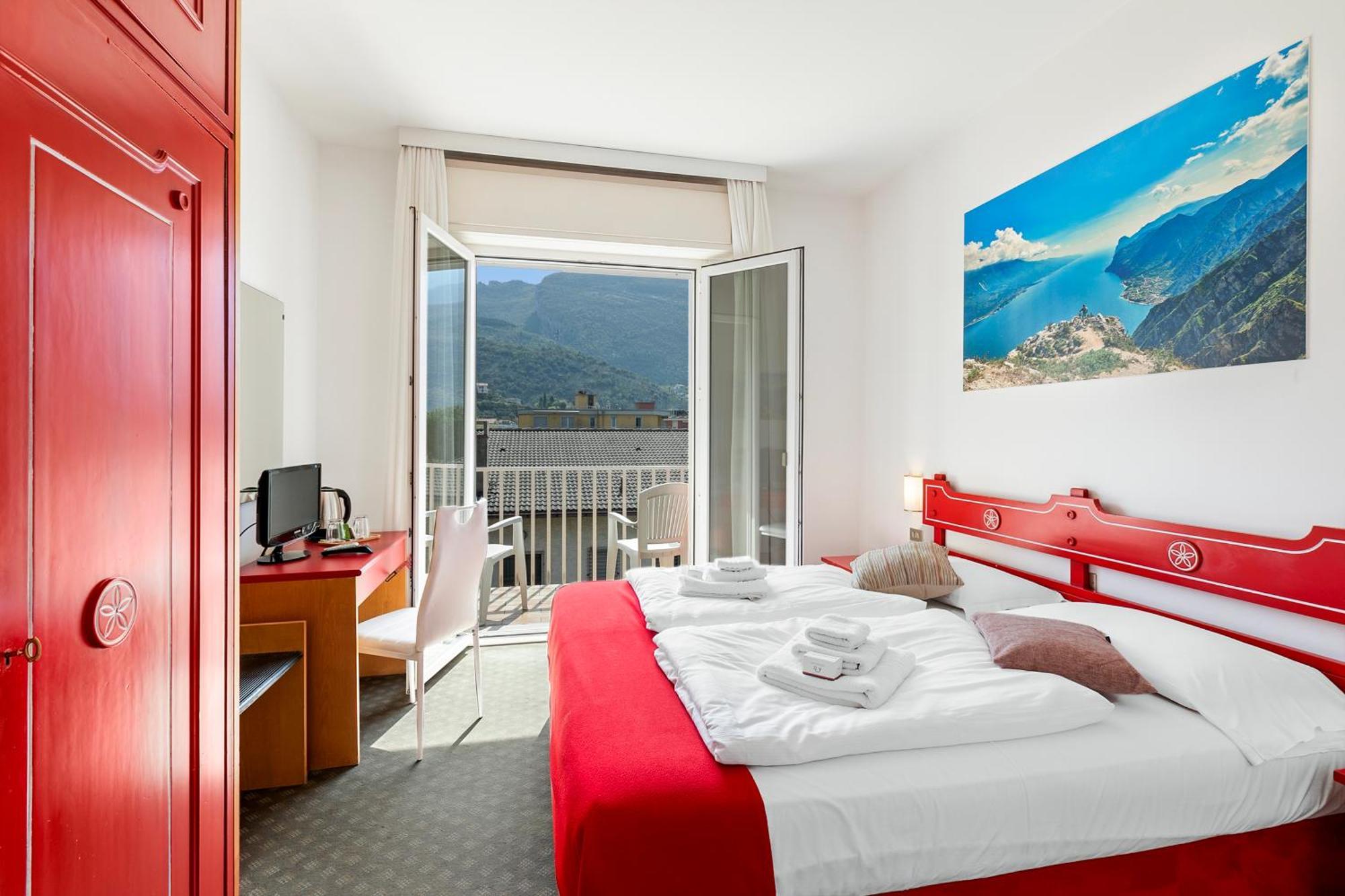 Bike & Wind Hotel Villa Maria Torbole Sul Garda Luaran gambar