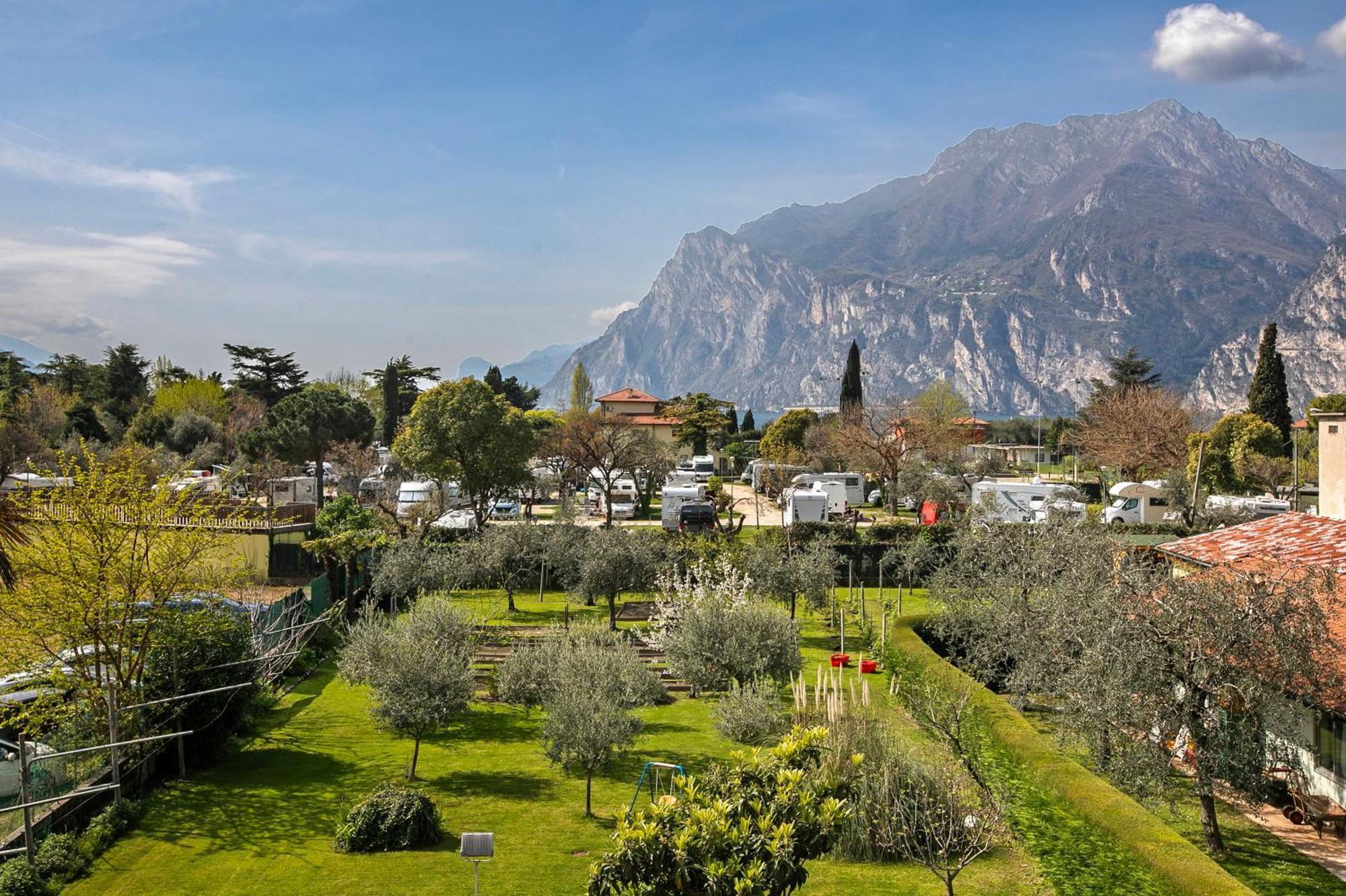 Bike & Wind Hotel Villa Maria Torbole Sul Garda Luaran gambar