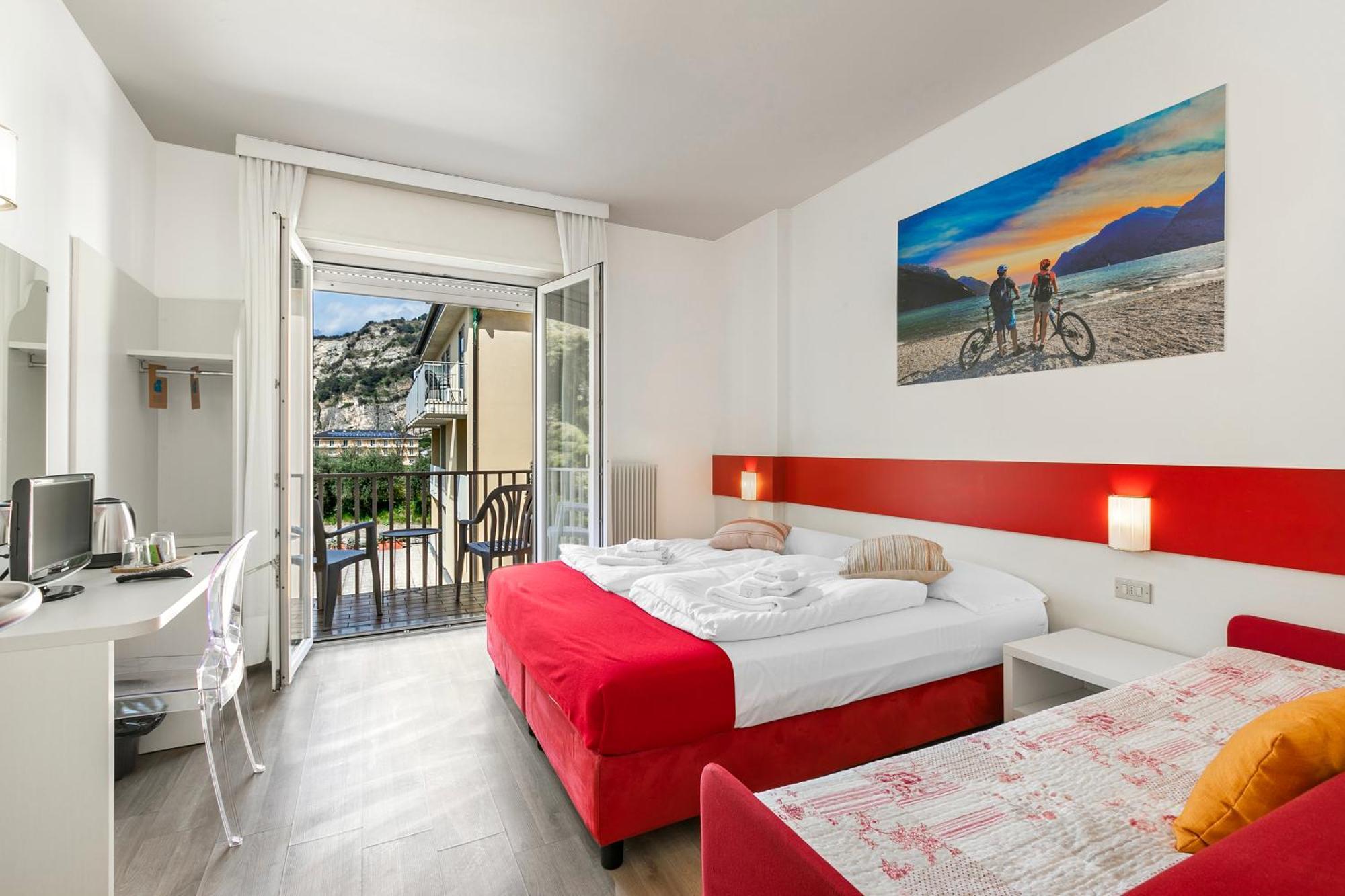 Bike & Wind Hotel Villa Maria Torbole Sul Garda Luaran gambar